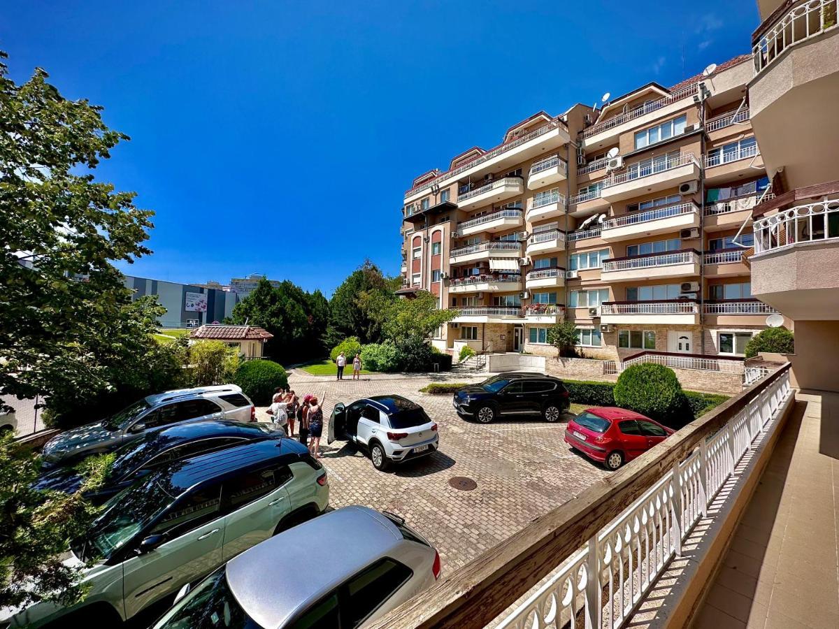 Sea Breeze Apartment Варна Экстерьер фото